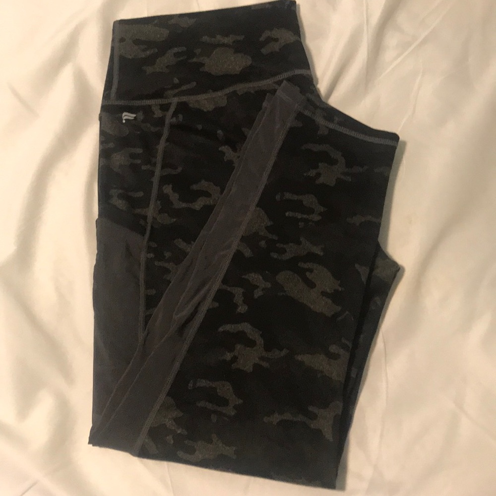 Fabletics Capri length leggings